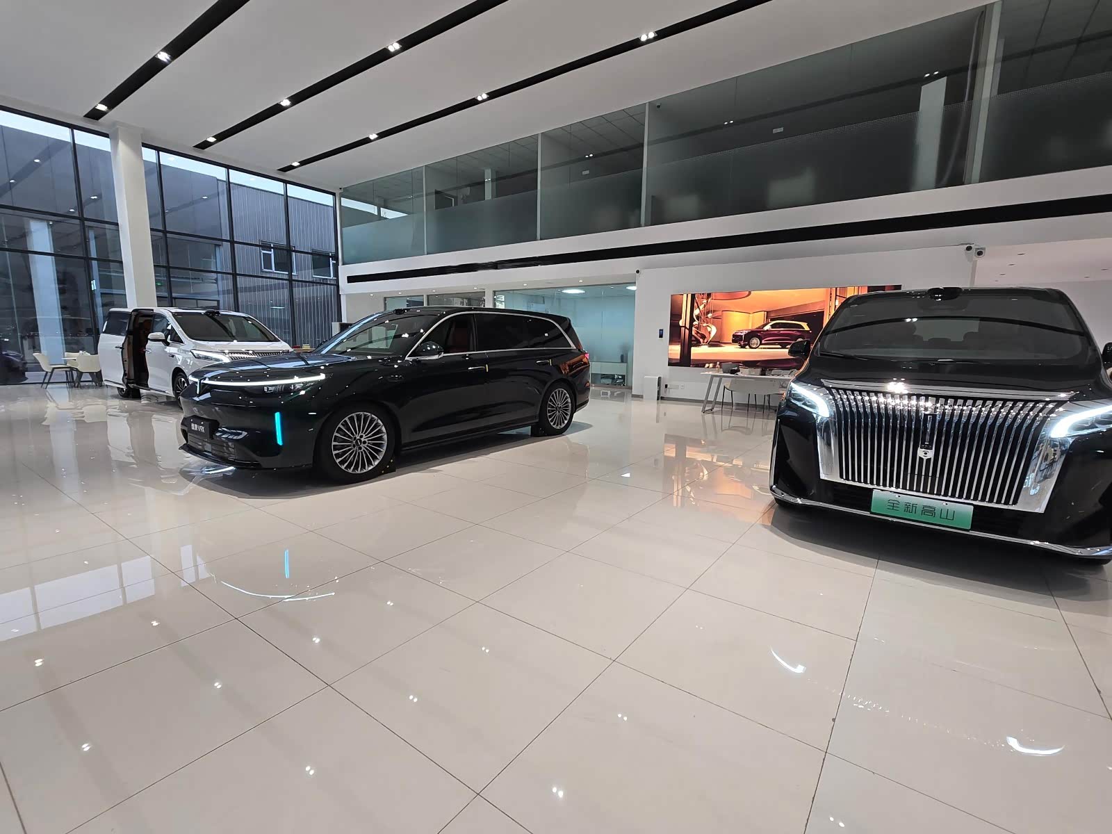 新车展示区