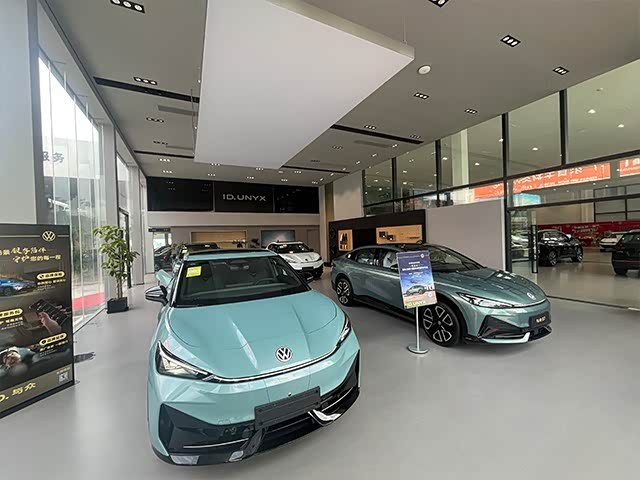新车展示区