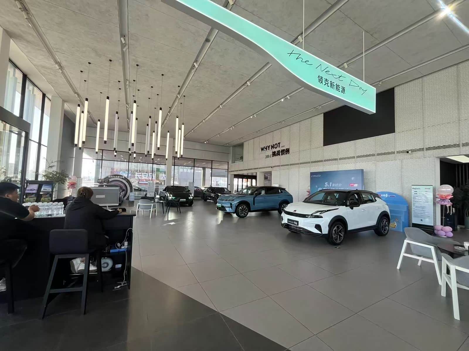 新车展示区
