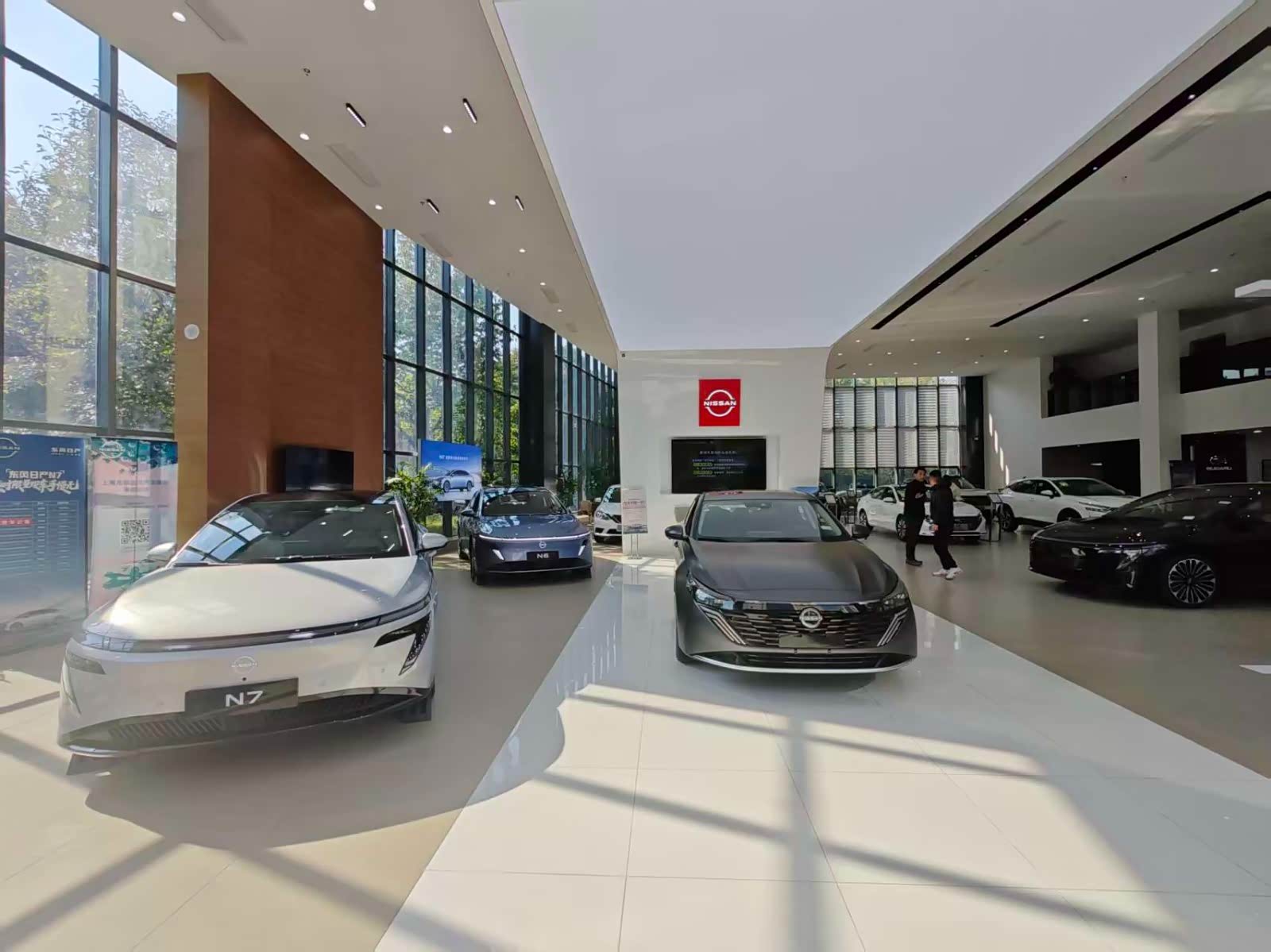 新车展示区
