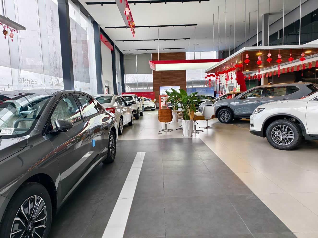 新车展示区
