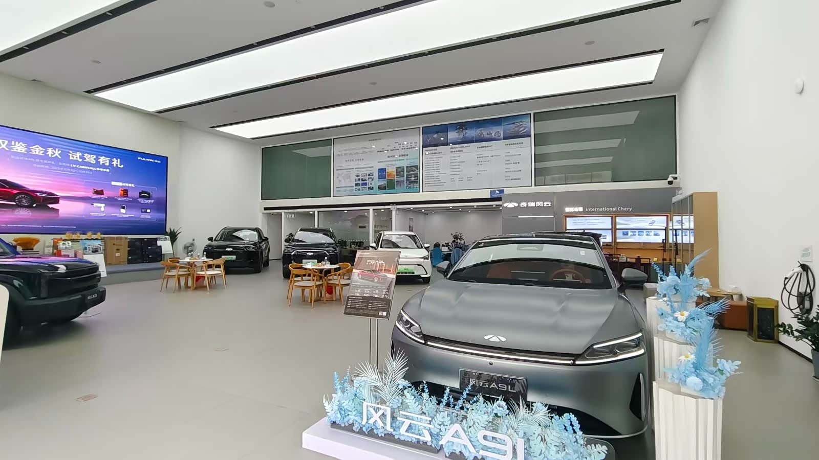 新车展示区