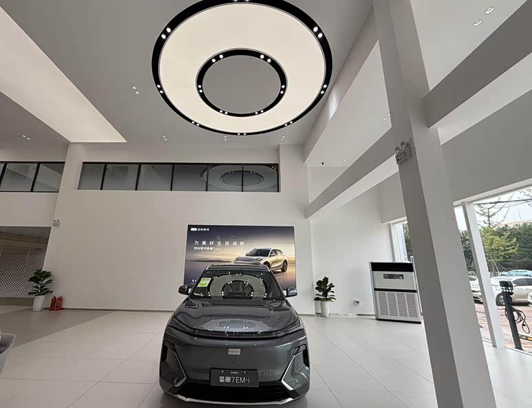 新车展示区