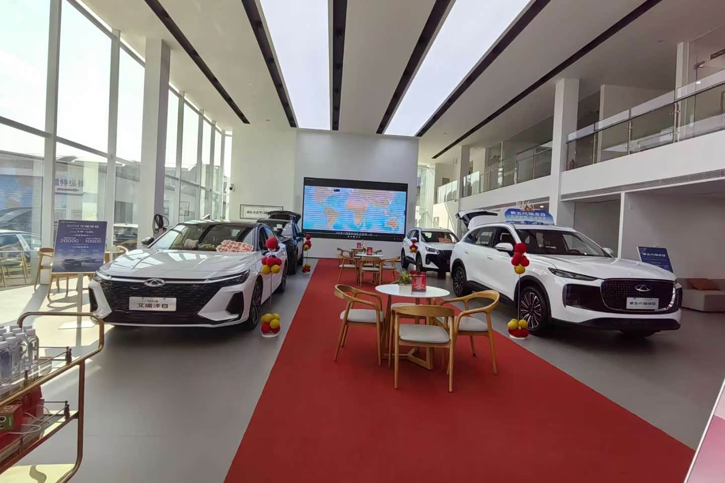 新车展示区