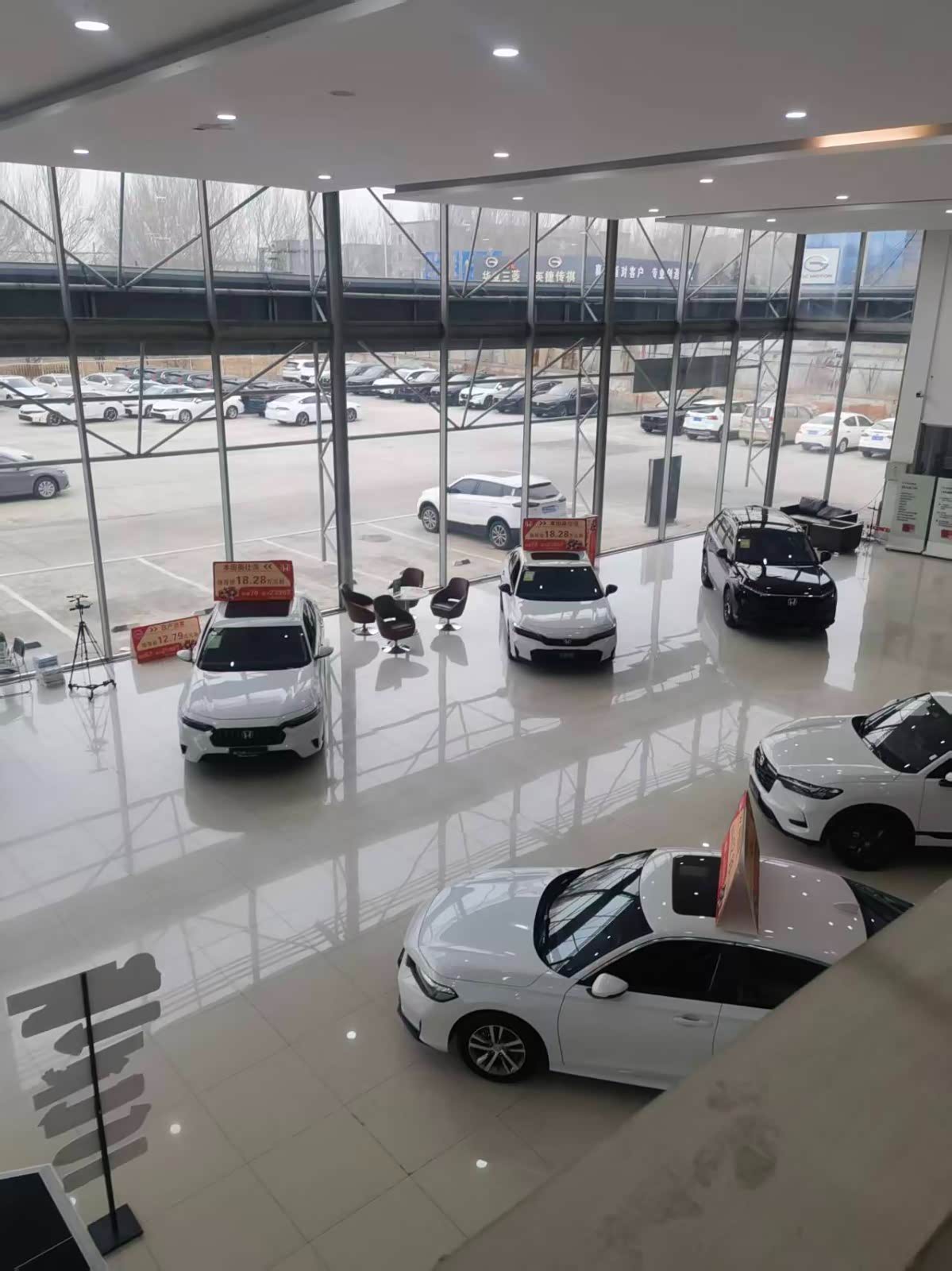 新车展示区