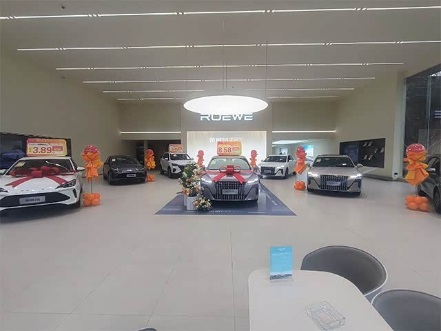 新车展示区