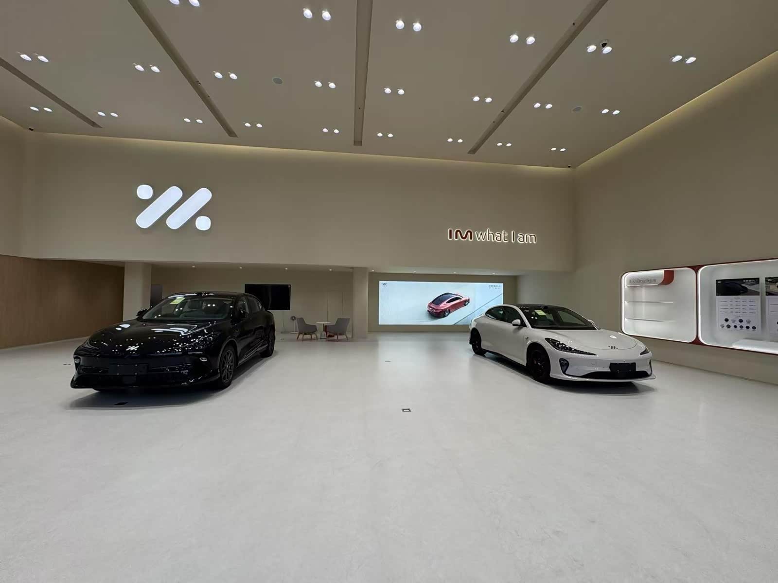 新车展示区