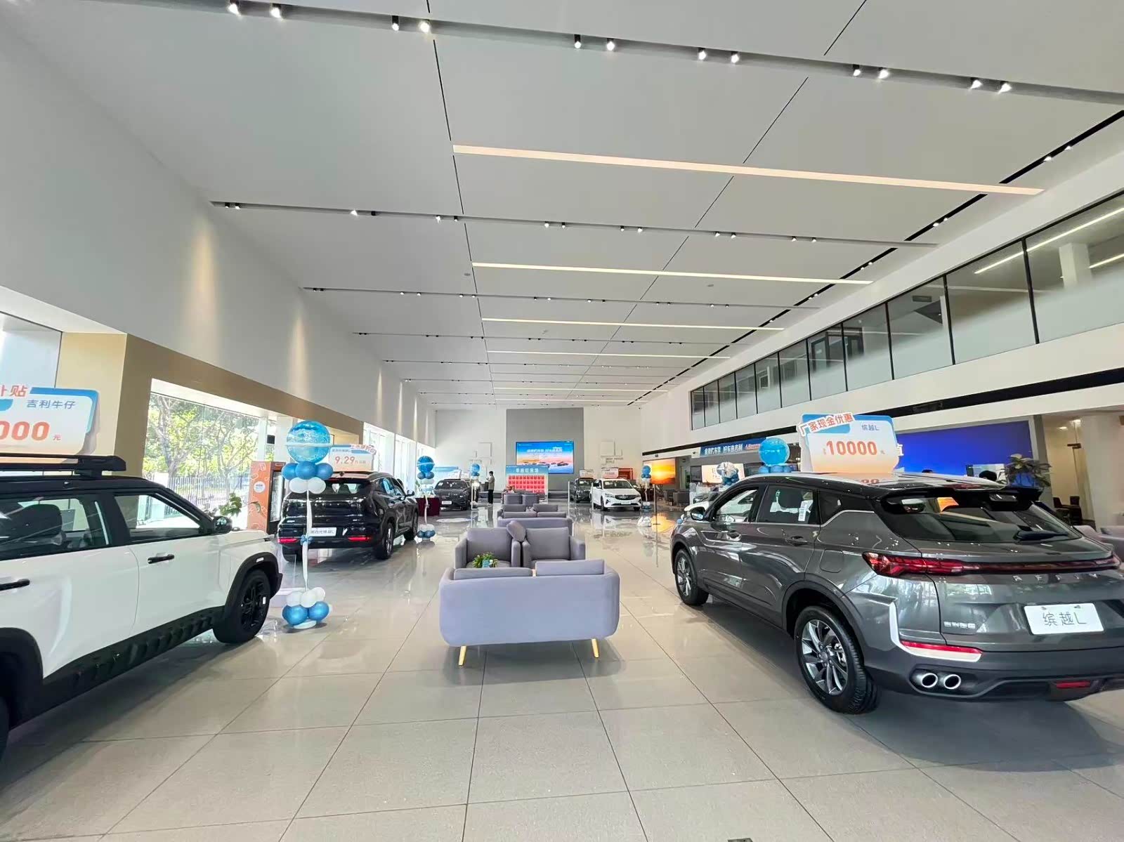 新车展示区