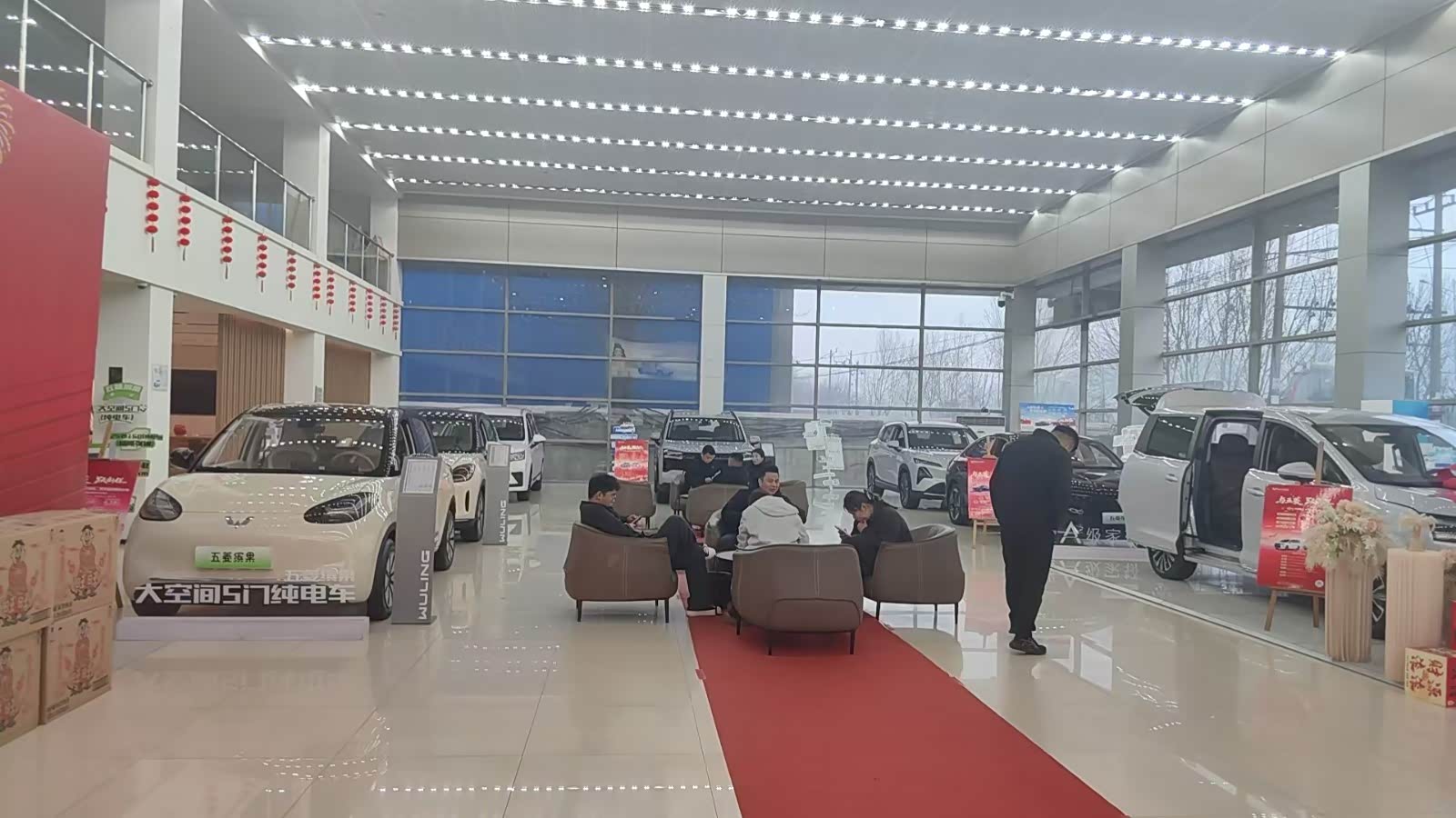 新车展示区