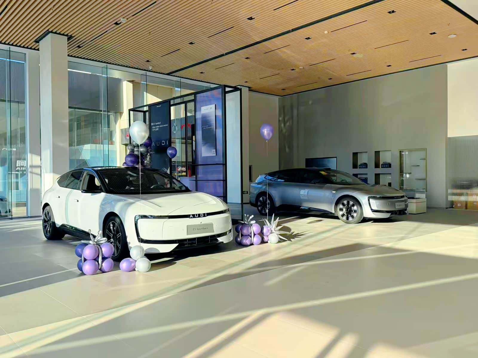 新车展示区