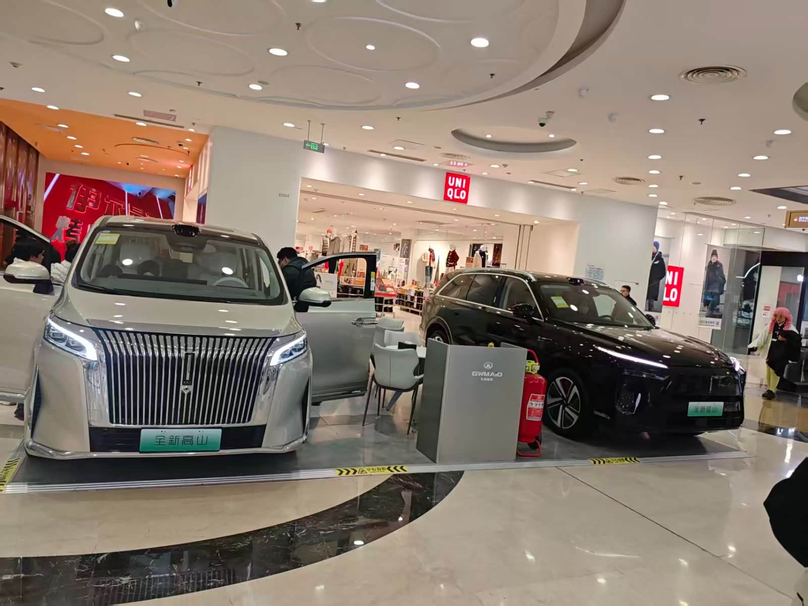 新车展示区