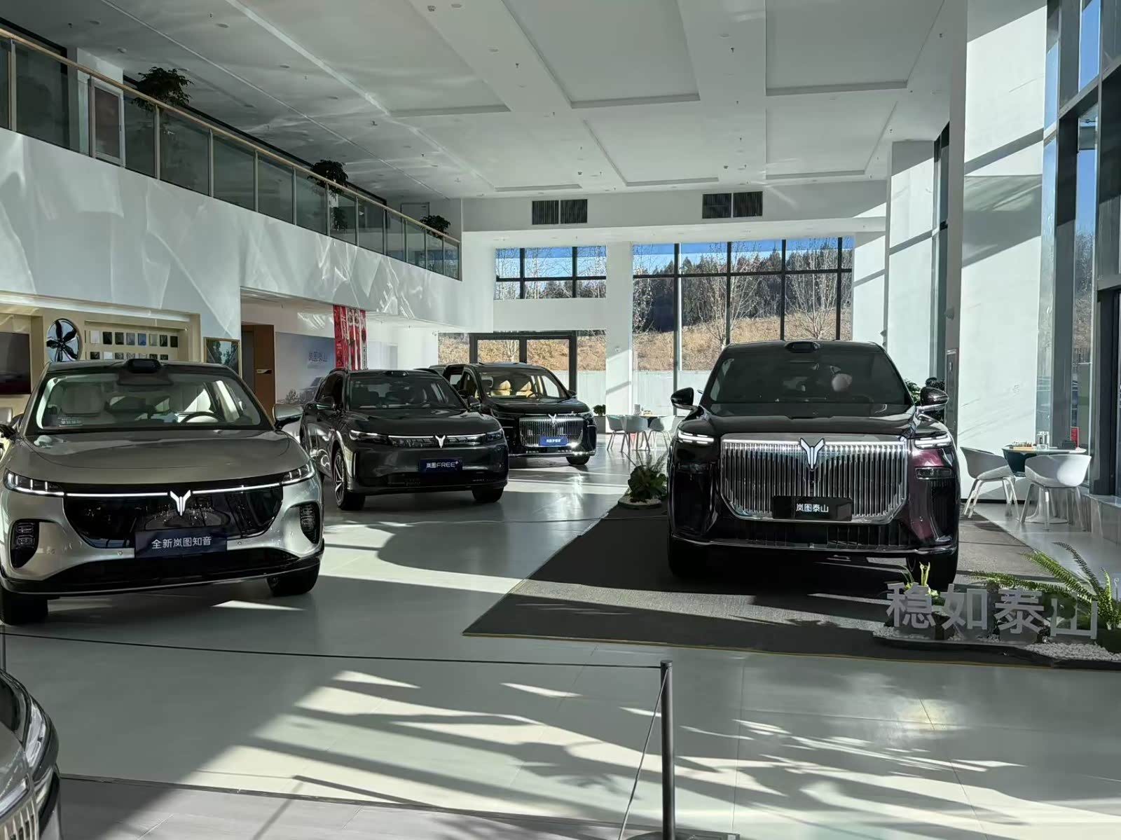 新车展示区