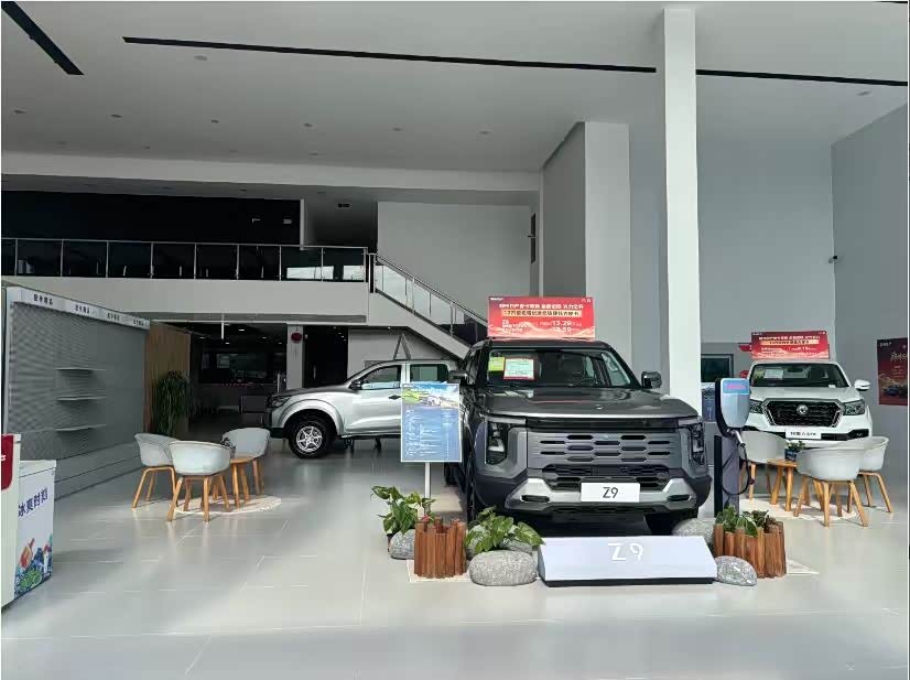 新车展示区