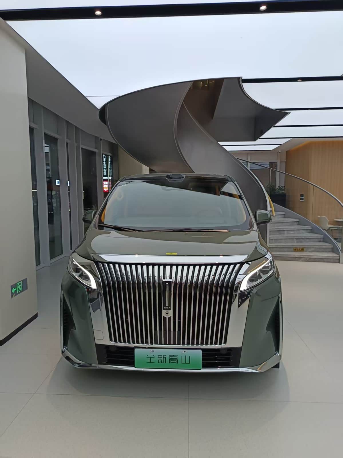 新车展示区