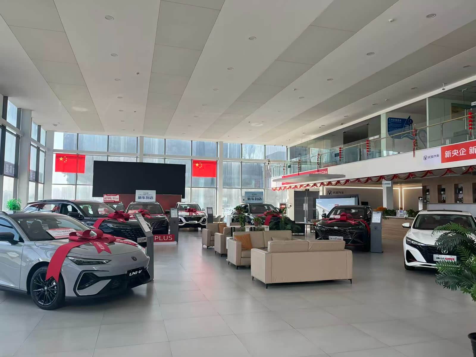 新车展示区