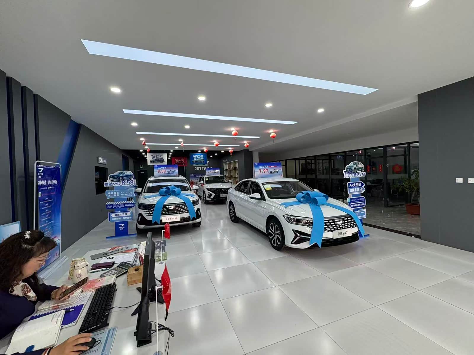 新车展示区