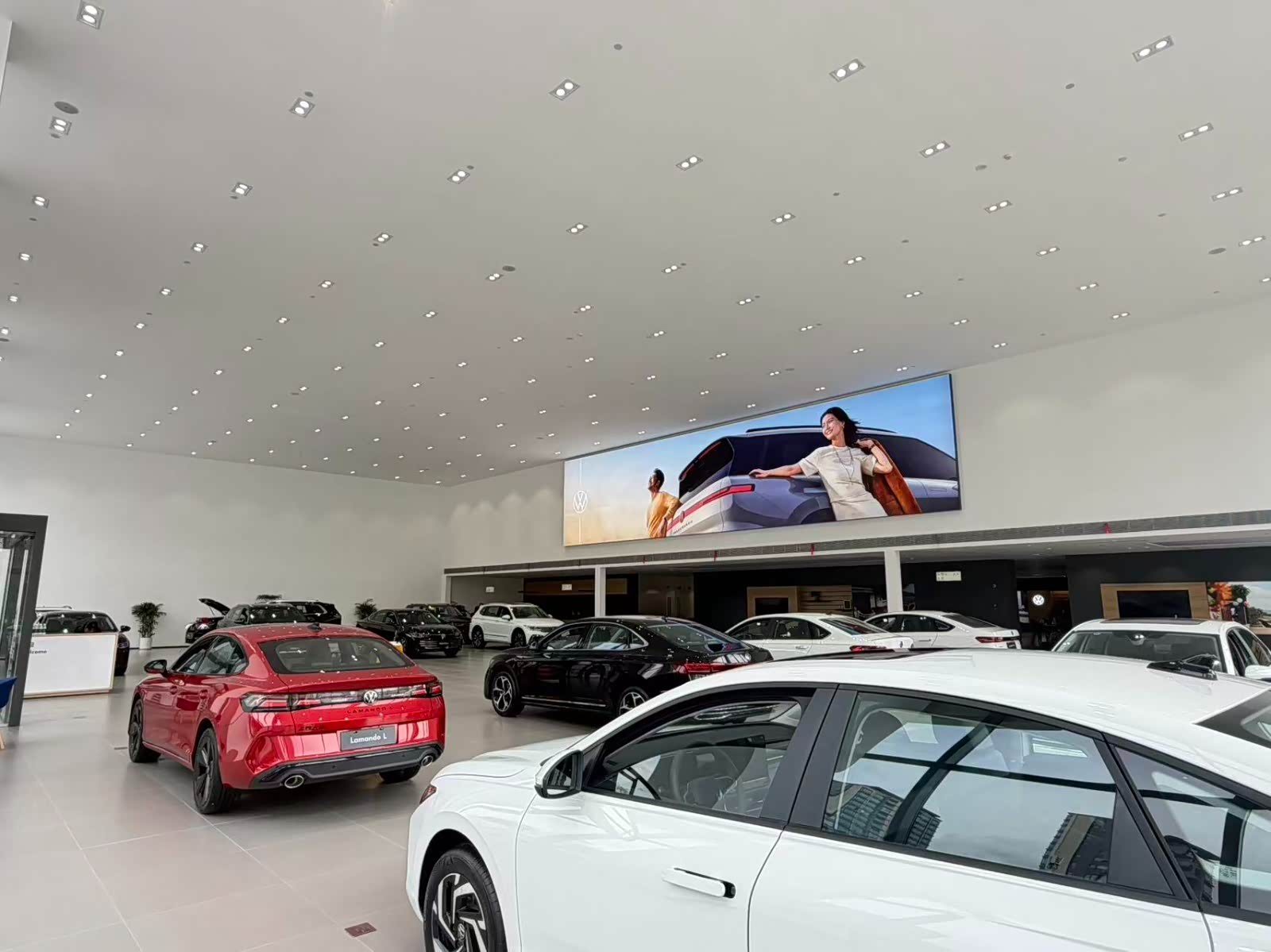 新车展示区