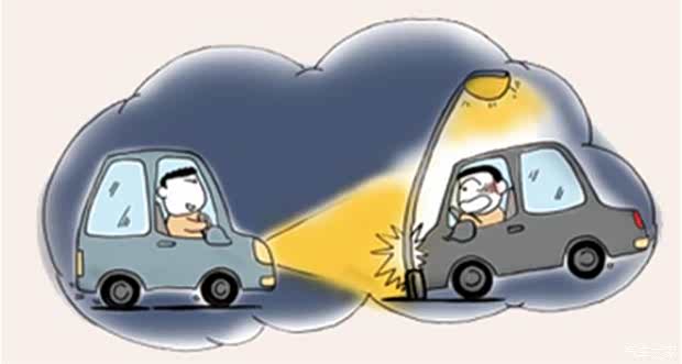 【开车上路 这些灯语你知道几个_南充金德源北