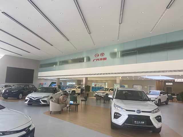 新车展示区