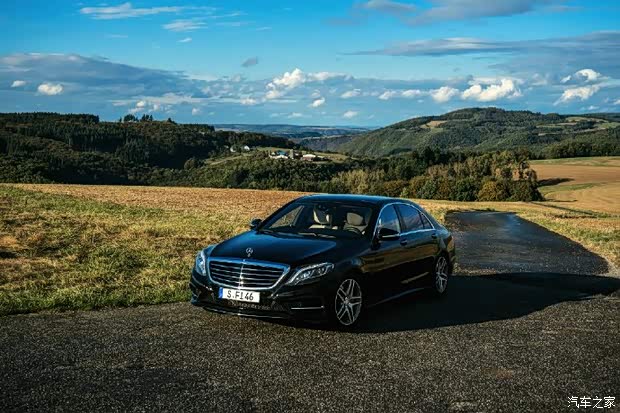 【奔驰S500e 实现绿色出行目标守护好时光_曲