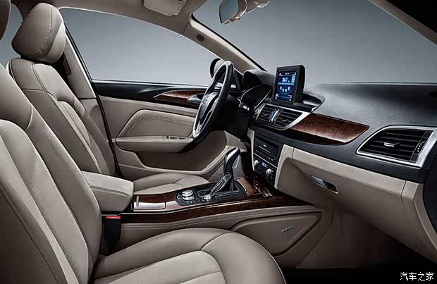 【我有一辆车 足以慰风尘 他名众泰Z700_众泰