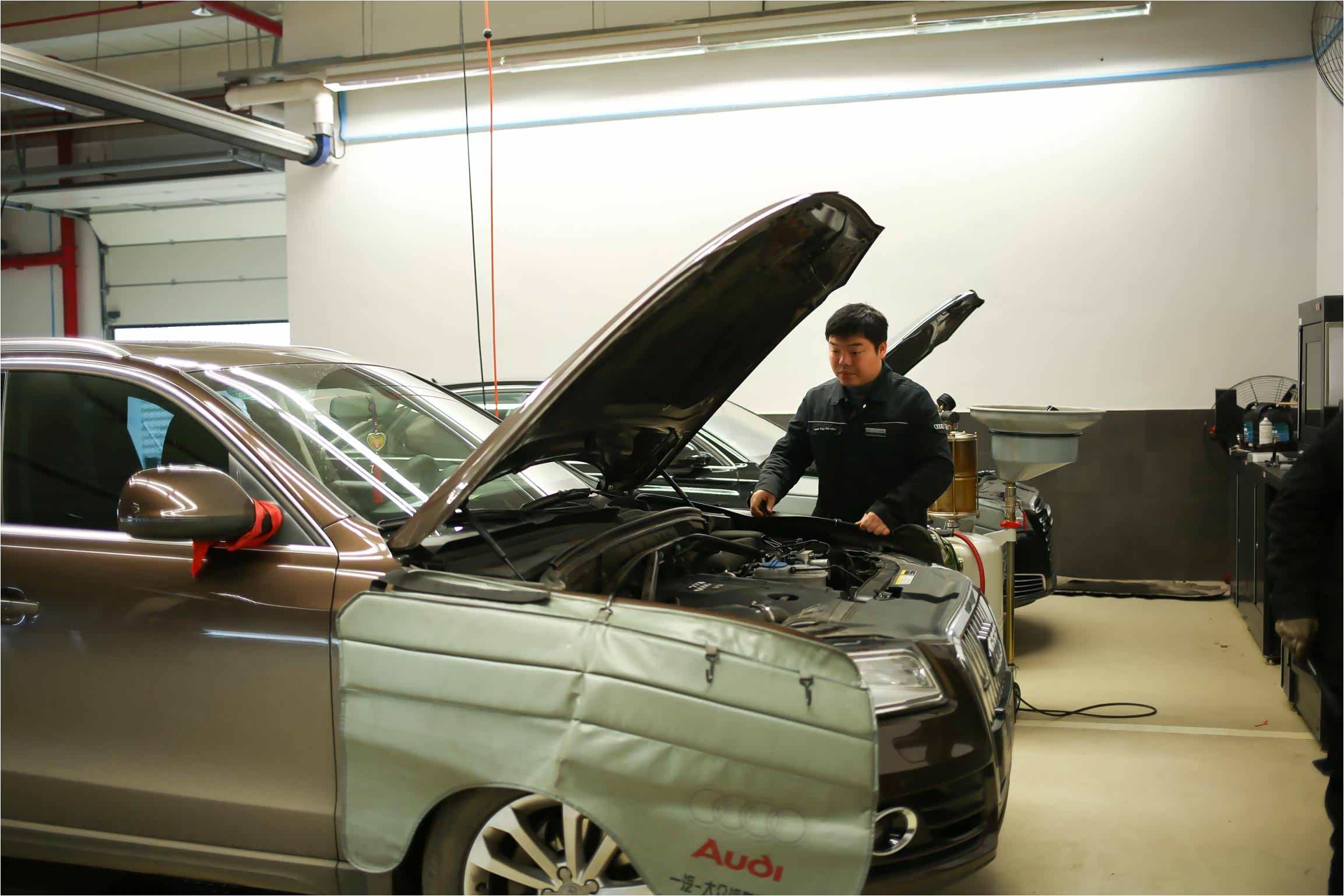 株洲湘奥奥迪4s店 维修间