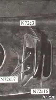 【奔驰头枕与翻车防护杆弹出的复位方法_临沂