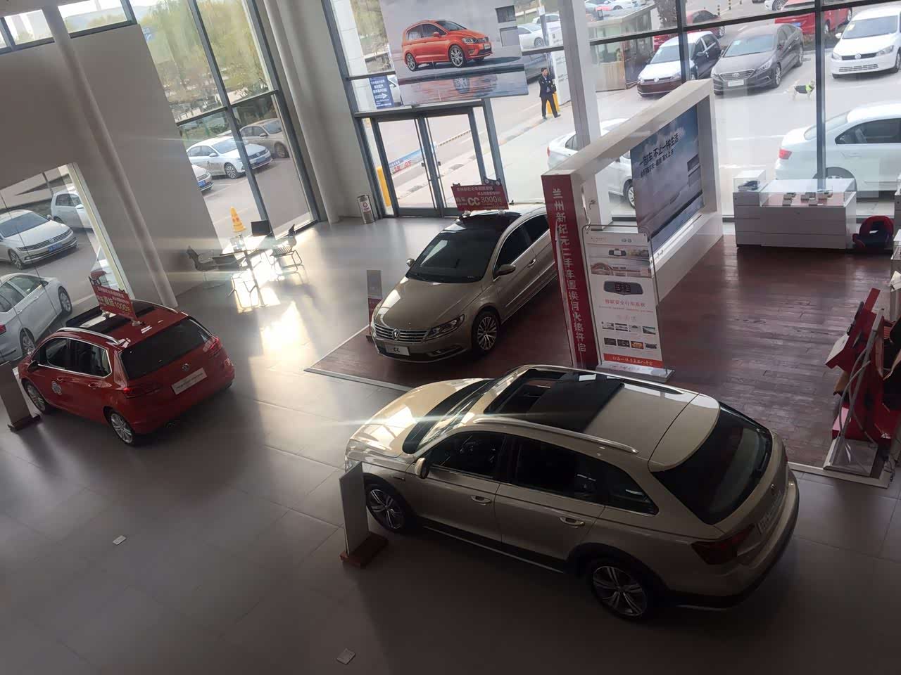 新车展示区