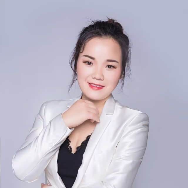 李佳佳