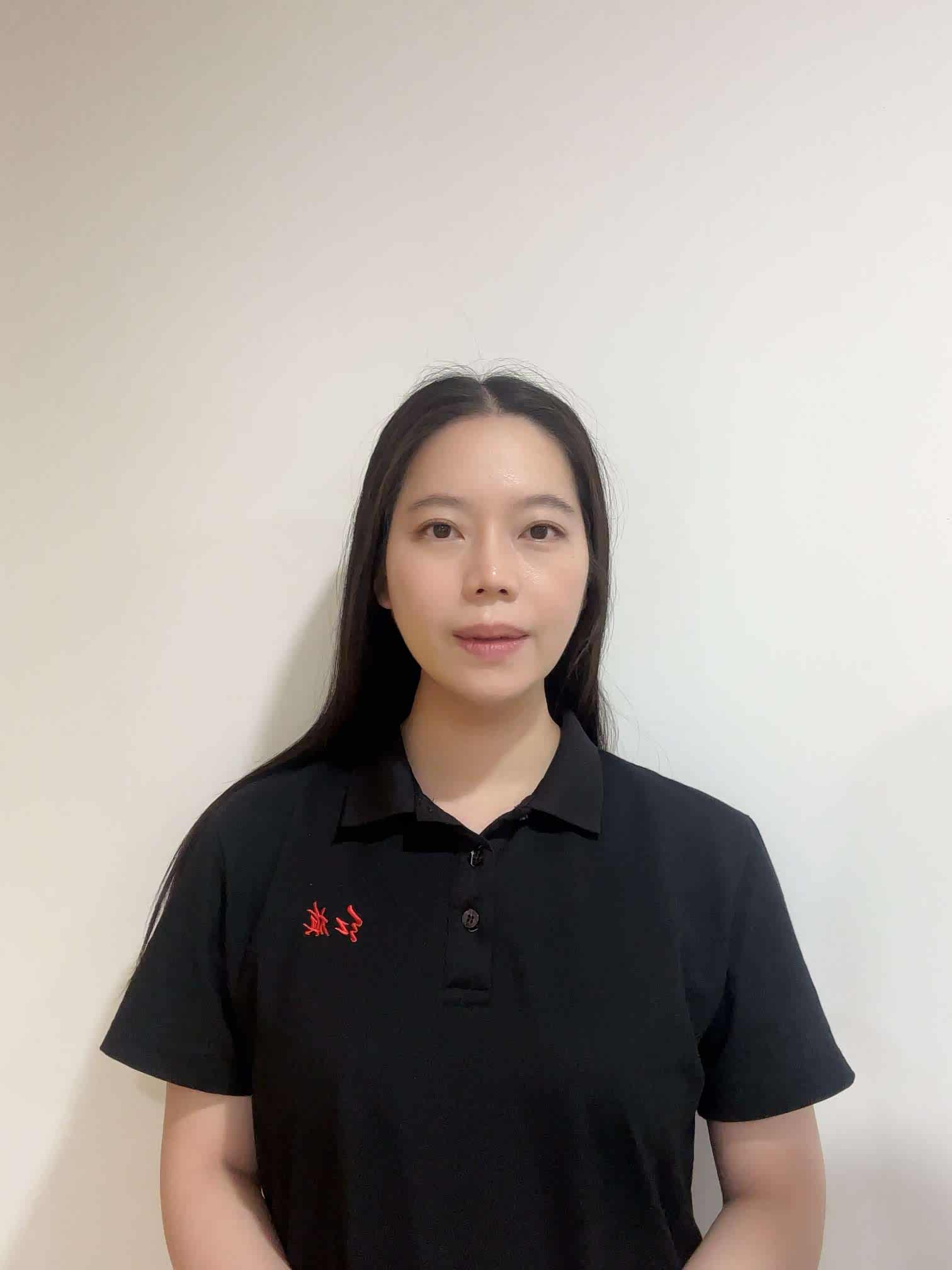一汽红旗直营店李月婷